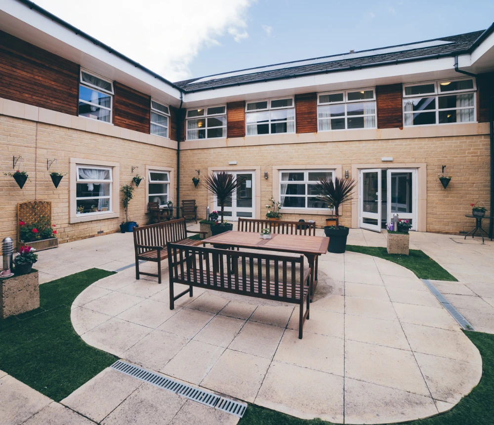 Nursing Homes Witney | Cedar Court Care Home