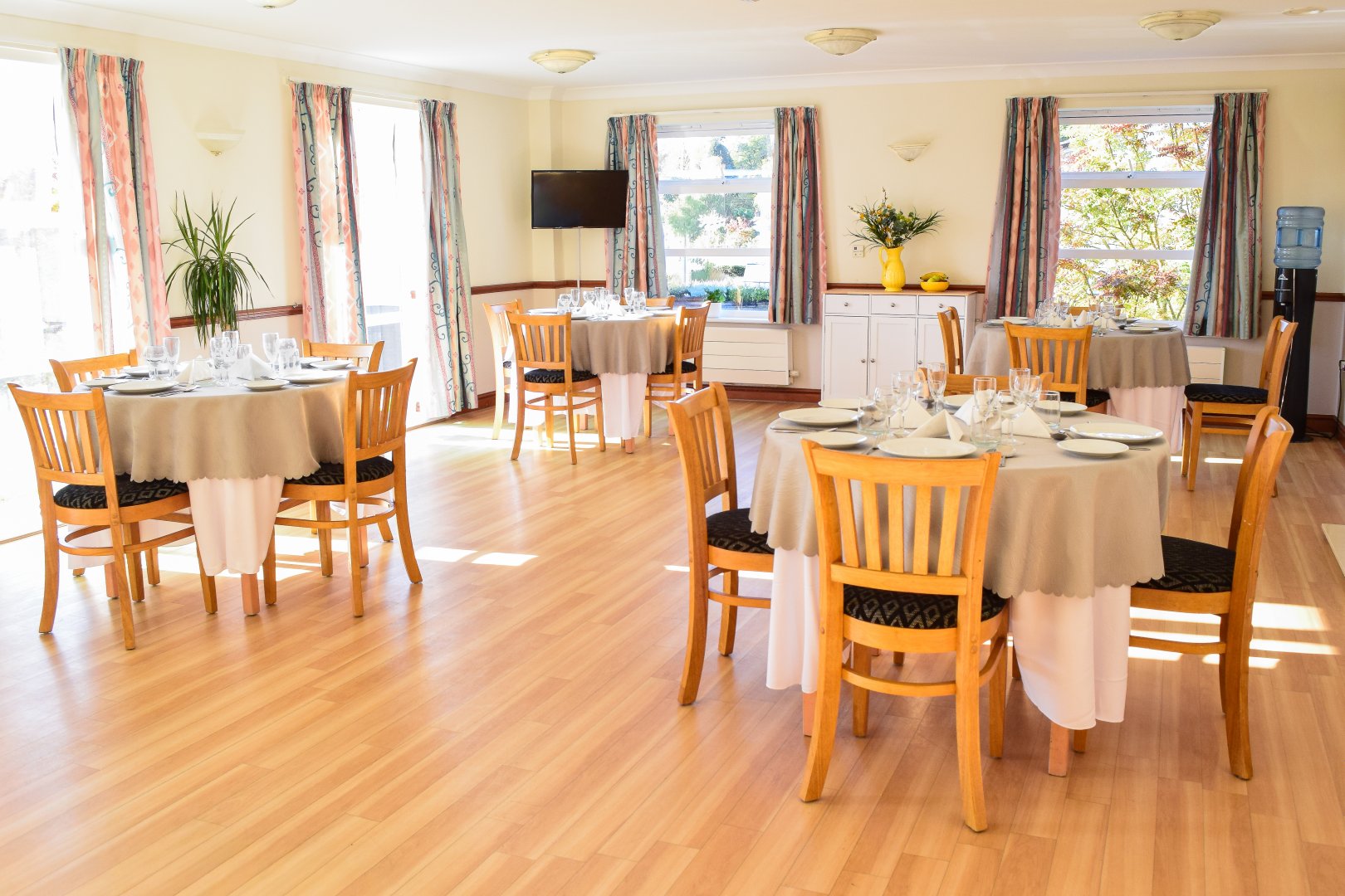 Cedar Court - Dining Room 4