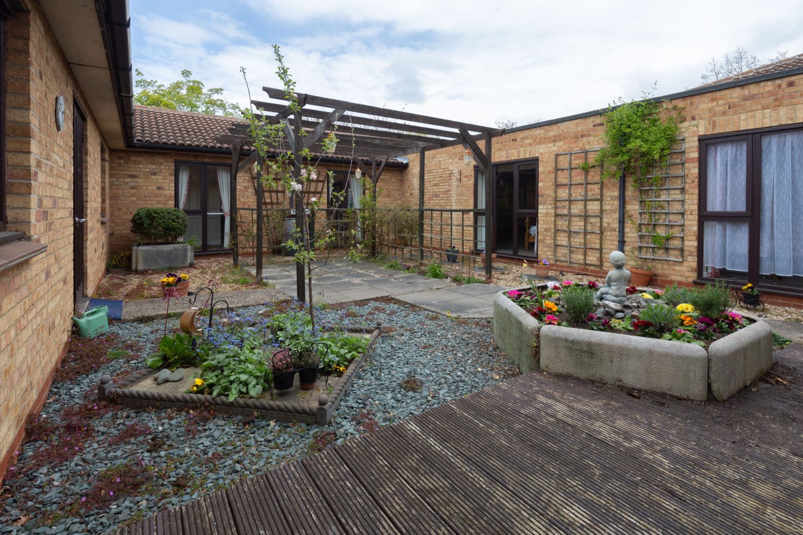 The Hillings Courtyard garden